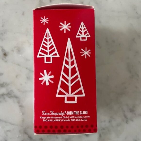 HALLMARK Cinderella's Castle 2013 Keepsake Disney Ornament Magic Light S… - Picture 14 of 16